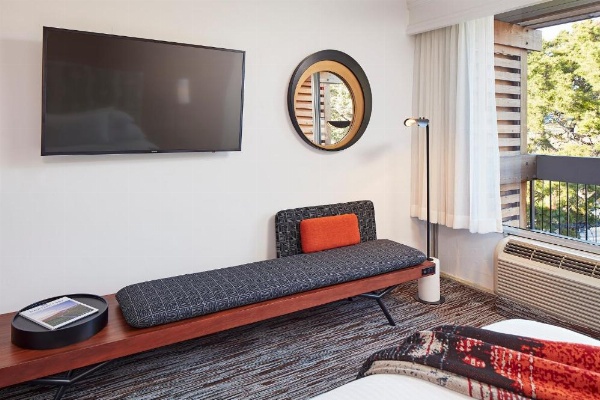 Carmel Mission Inn image 12